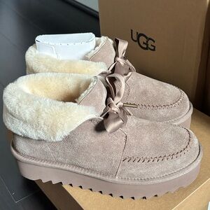 UGG KALLEN PLATFORM IN CARIBOU SZ 8,9 NEW IN BOX
